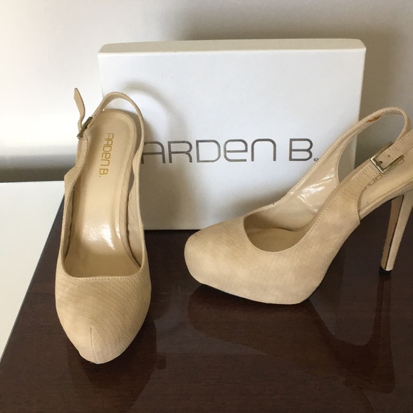 NWT Arden B Nude Heels - Picture 3 of 7